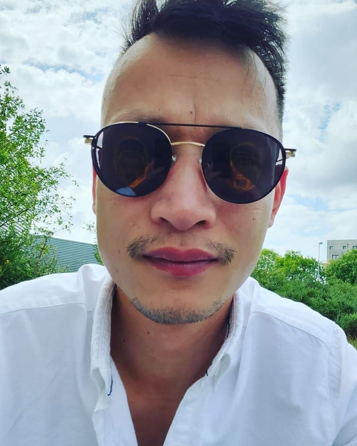 Profil von Eron